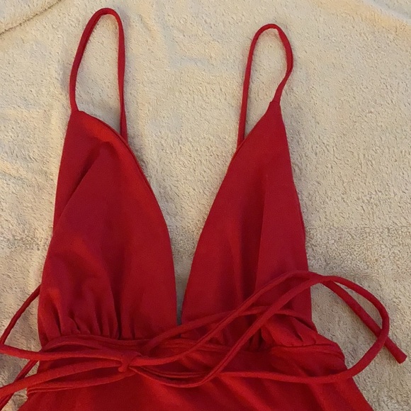 On The Lo from Brasil one piece low cut fabulous bathing suit. Gorgeous! - Picture 4 of 11